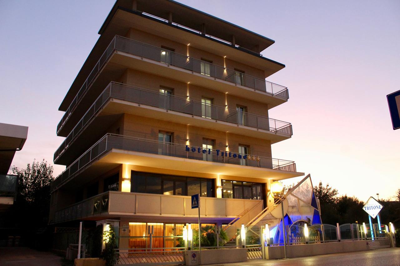 Hotel Tritone 里米尼 外观 照片