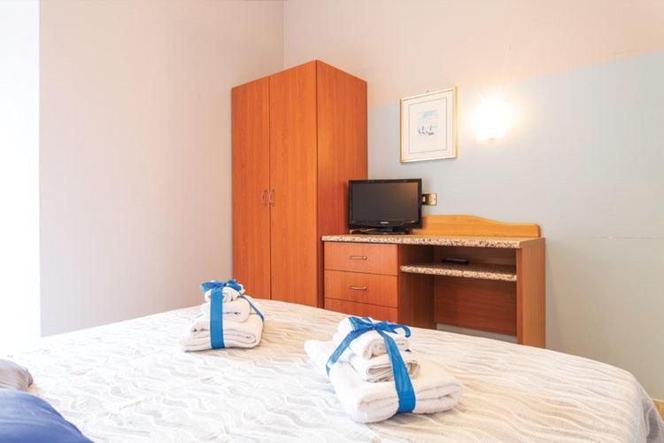 Hotel Tritone 里米尼 外观 照片